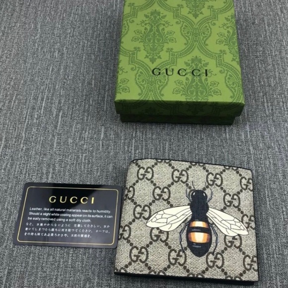 Gucci Other - Gucci Bee Print GG Supreme Wallet